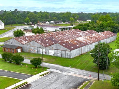 /international/us/134-castleberry-street-pelham-ga-110108397867/