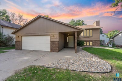 /international/us/729-n-columbia-dr-sioux-falls-sd-110120461329/