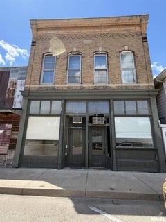/international/us/106-106-1-2-n-7th-street-wyoming-il-110108014262/