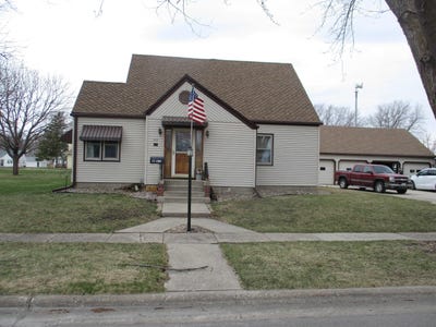 /international/us/312-s-harrison-laurens-ia-110106959229/