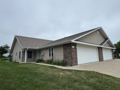 /international/us/2020-ne-1st-st-elk-horn-ia-110109142367/