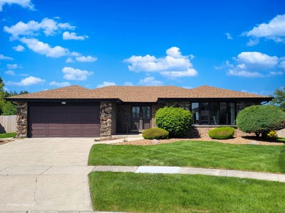 /international/us/15110-hollyhock-court-orland-park-il-110108107972/