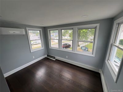 /international/us/100-merrick-road-amityville-ny-110108875161/