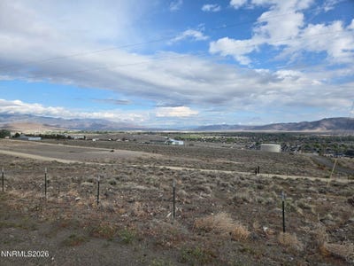 /international/us/13-valley-view-drive-fernley-nv-110102005233/