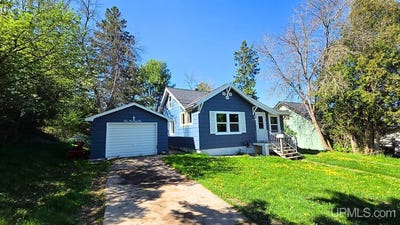 /international/us/210-blossom-street-iron-river-mi-110106759636/