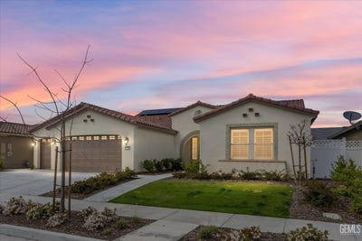 /international/us/14206-addleston-bakersfield-ca-110098213234/