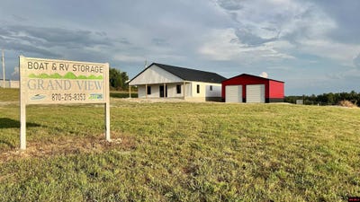/international/us/14227-hwy-62-e-henderson-ar-110101914964/