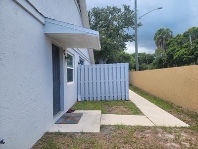 /international/us/2001-oleander-boulevard-fort-pierce-fl-110100926752/?lang=zh-tw