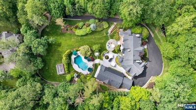 /international/us/211-highwood-avenue-tenafly-nj-110108656811/