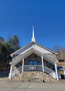 /international/us/177-circleview-drive-pax-wv-110106788211/