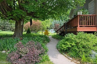 /international/us/8687-littlefield-lane-littlefield-twp-mi-110106125356/
