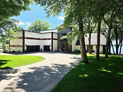 /international/us/3711-fairfield-street-okoboji-ia-110097219889/