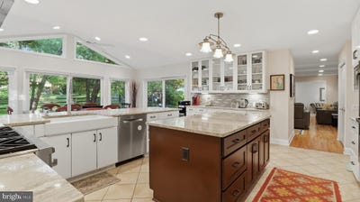 /international/us/11057-powder-horn-drive-rockville-md-110107487759/