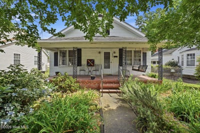 /international/us/806-maple-street-elizabeth-city-nc-110108298398/