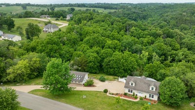 /international/us/229-council-fire-circle-galena-il-110092869320/