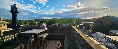 /international/us/203-6th-avenue-w-hendersonville-nc-110096888439/