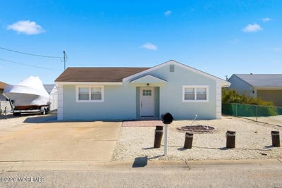 /international/us/216-montclair-road-s-barnegat-nj-110119916911/