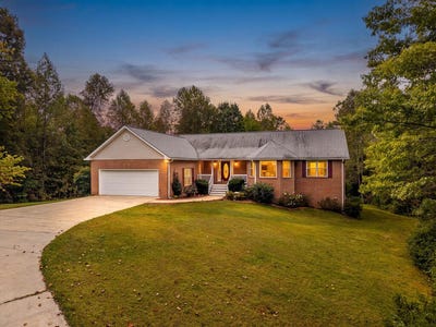 /international/us/63-wall-street-ellijay-ga-110120516440/