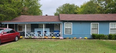 /international/us/108-e-maple-street-keene-tx-110105256739/