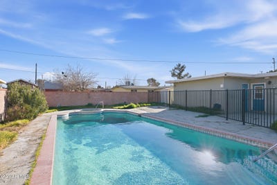 /international/us/44728-w-21st-street-lancaster-ca-110105362930/