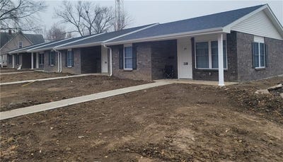 /international/us/114-locust-street-sweet-springs-mo-110103300708/