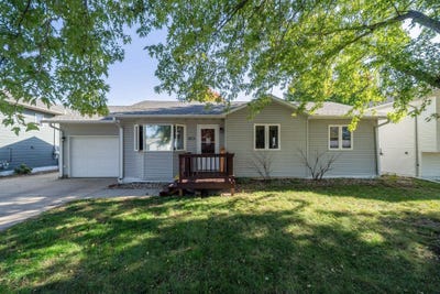 /international/us/1205-pasque-cirlce-yankton-sd-110120559137/
