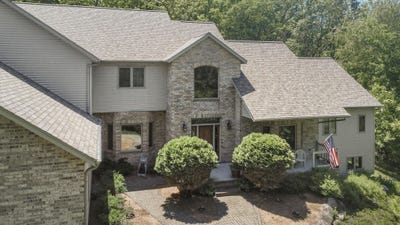 /international/us/s4349-fox-hill-circle-baraboo-wi-110108442405/