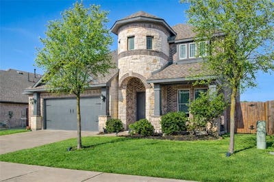 /international/us/1020-austin-drive-godley-tx-110105634363/