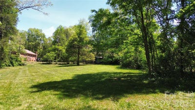 /international/us/109-w-college-street-black-mountain-nc-110104949569/