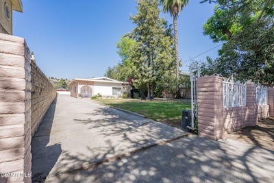 /international/us/10517-penrose-street-sun-valley-ca-110110299105/