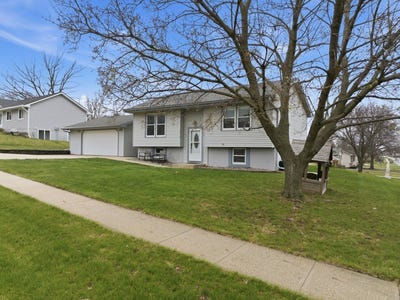 /international/us/1512-w-detroit-avenue-indianola-ia-110107434467/