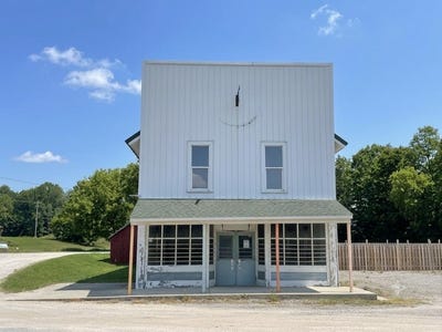 /international/us/10978-e-8-mile-road-luther-mi-110109214091/