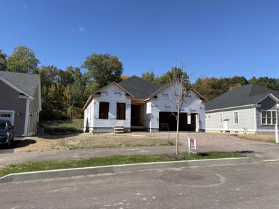 /international/us/196-larrow-drive-williston-vt-110120114086/