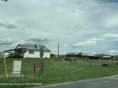 /international/us/5775-n-500-w-tetonia-id-110102164078/