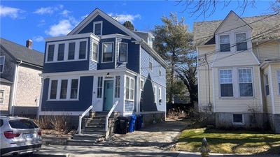 /international/us/16-vaughan-avenue-newport-ri-110105219423/