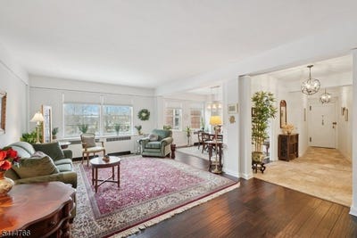 /international/us/10-crestmont-road-1a-montclair-twp-nj-110106478611/