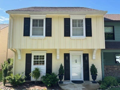 /international/us/1341-leonard-road-highlands-nc-110100550347/