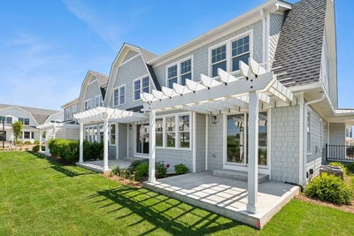 /international/us/12-depot-road-westhampton-beach-ny-110096056295/