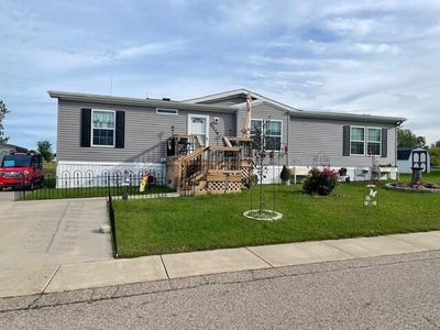 /international/us/11779-northern-shores-holland-mi-110119948598/