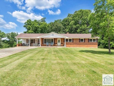 /international/us/247-powell-rd-ridgeway-va-110108444935/