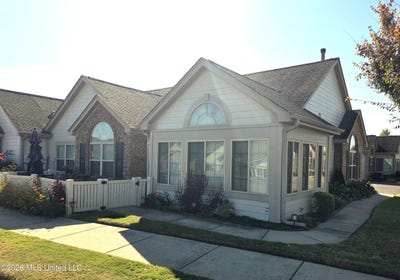 /international/us/8699-parkview-oaks-circle-olive-branch-ms-110120887996/