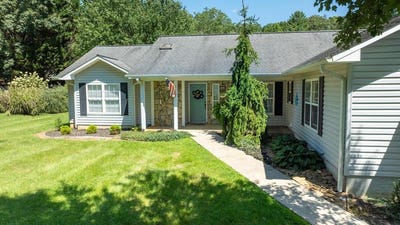 /international/us/403-w-coventry-dr-franklin-nc-110110245345/