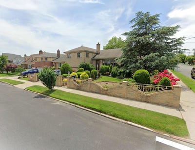 /international/us/154-04-25-avenue-whitestone-ny-110097086236/
