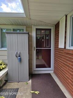 /international/us/1-flamingo-terrace-manchester-nj-110101040540/