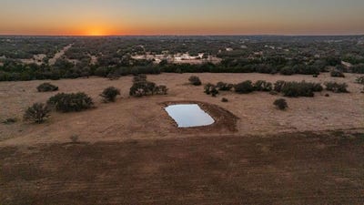 /international/us/fort-mckavett-tx-110105951638/