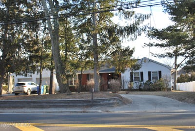 /international/us/550-wall-street-eatontown-nj-110097772789/