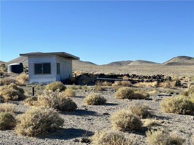 /international/us/sand-springs-road-dyer-nv-110106181302/