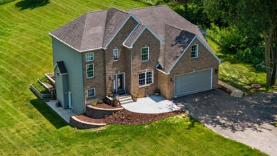 /international/us/10501-somerset-road-cement-city-mi-110100725666/
