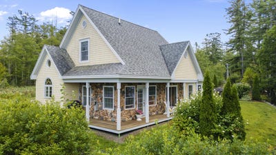/international/us/11-island-lane-edgecomb-me-110102402118/