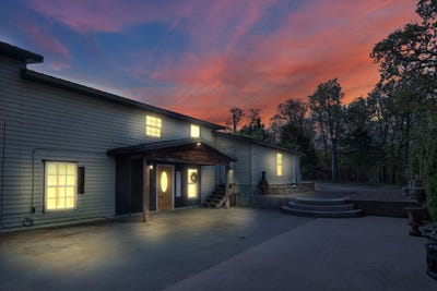 /international/us/4155-oakwood-road-merriam-woods-mo-110099047327/